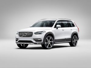 The Rugged Luxury kit enhances the ruggedness of the XC90 SUV with tech matte black exterior trim, stainless steel skid plates, running boards with illumination and integrated exhaust pipes. This version is supplemented by unique 22-inch wheels.