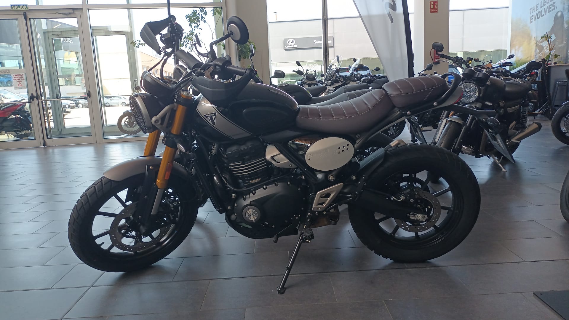 TRIUMPH SCRAMBLER 400 X