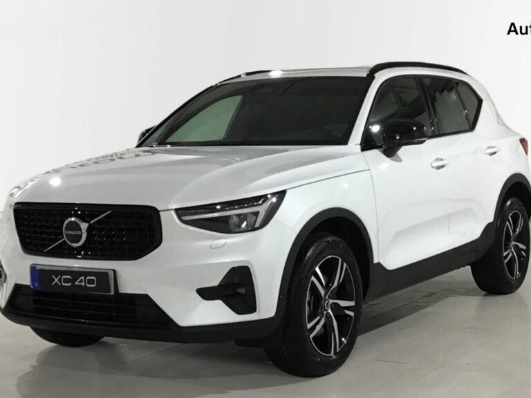 Volvo XC40 1.5 T5 Recharge PHEV Plus Dark Auto