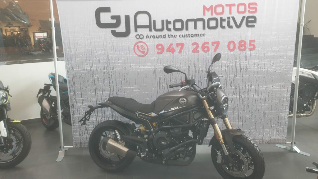 Benelli LEONCINO 800