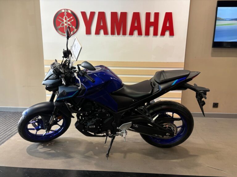 Yamaha MT03 azul 2022