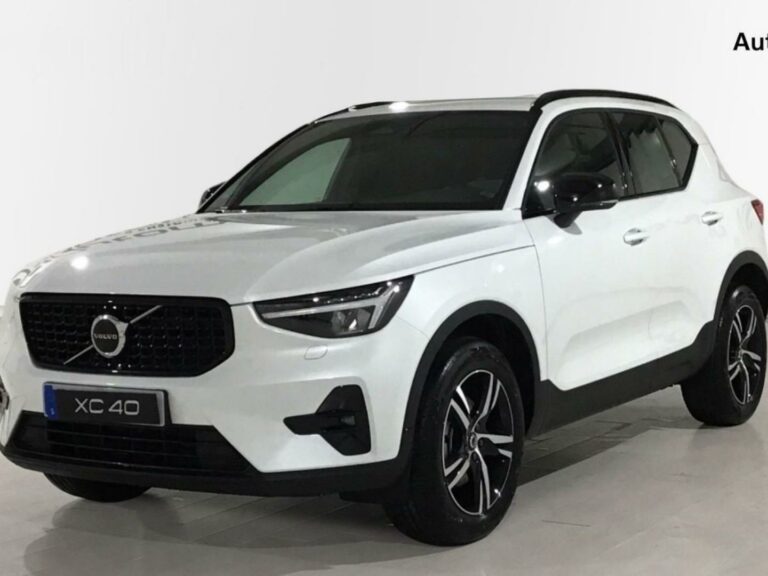 Volvo XC40 1.5 T4 Recharge PHEV Plus Dark Auto