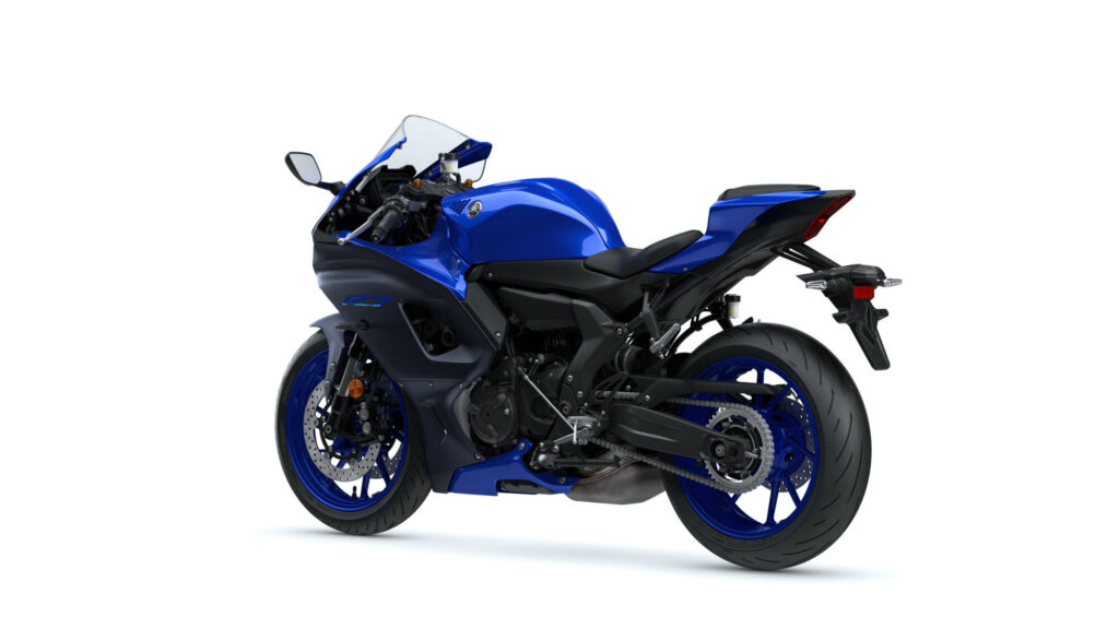 YAMAHA R7