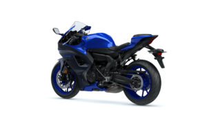 YAMAHA R7