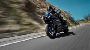 YAMAHA R7
