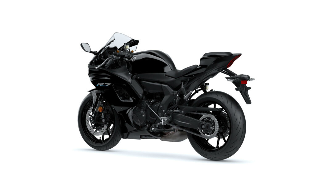 YAMAHA R7