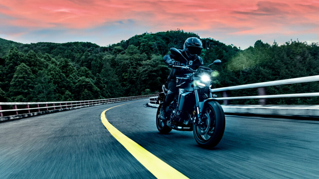 YAMAHA MT-09