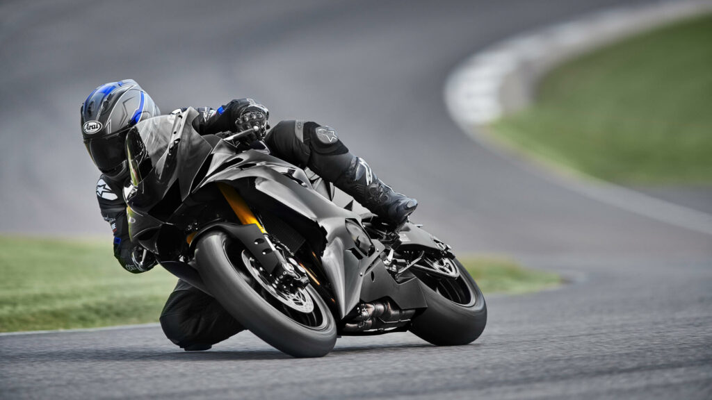 YAMAHA R6 RACE