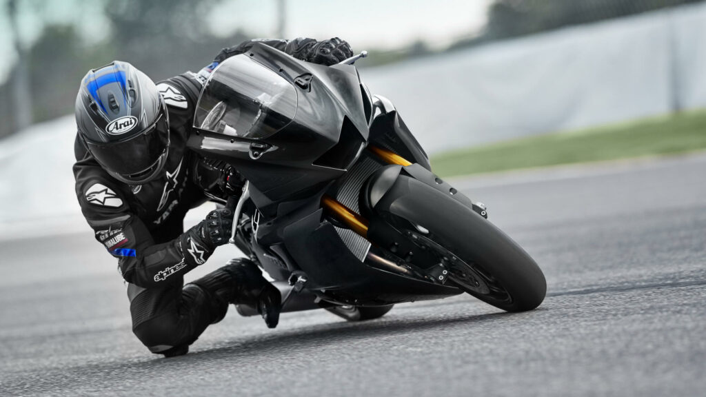 YAMAHA R6 RACE