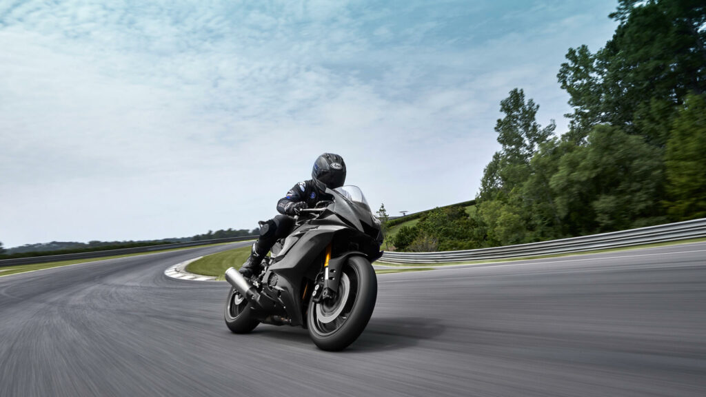 YAMAHA R6 RACE