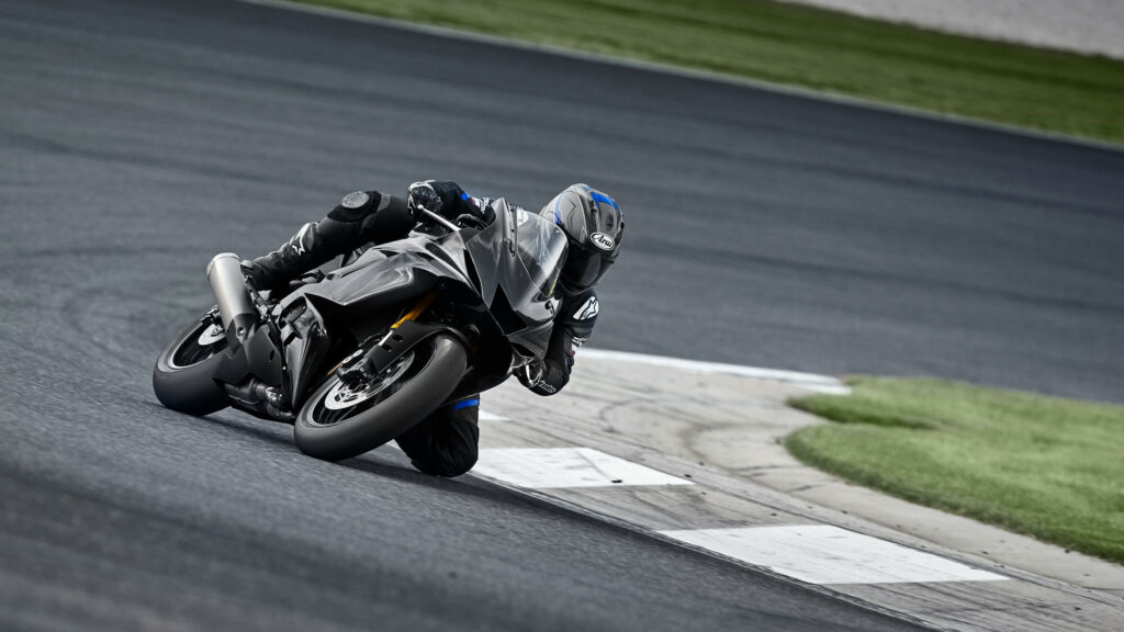 YAMAHA R6 RACE
