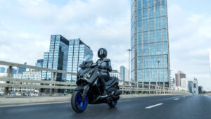 YAMAHA XMAX 125