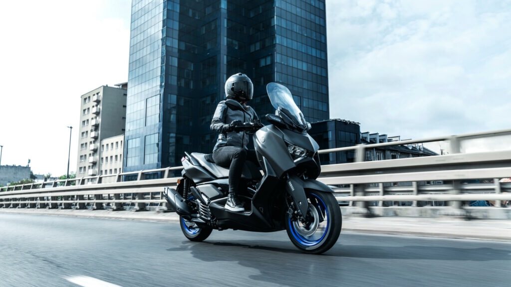 YAMAHA XMAX 125