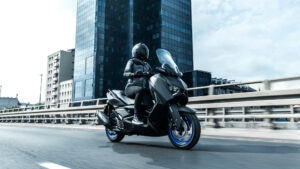 YAMAHA XMAX 125
