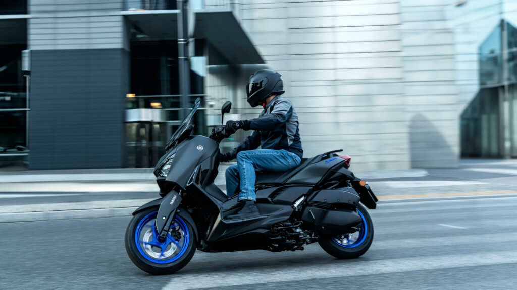 YAMAHA XMAX 300