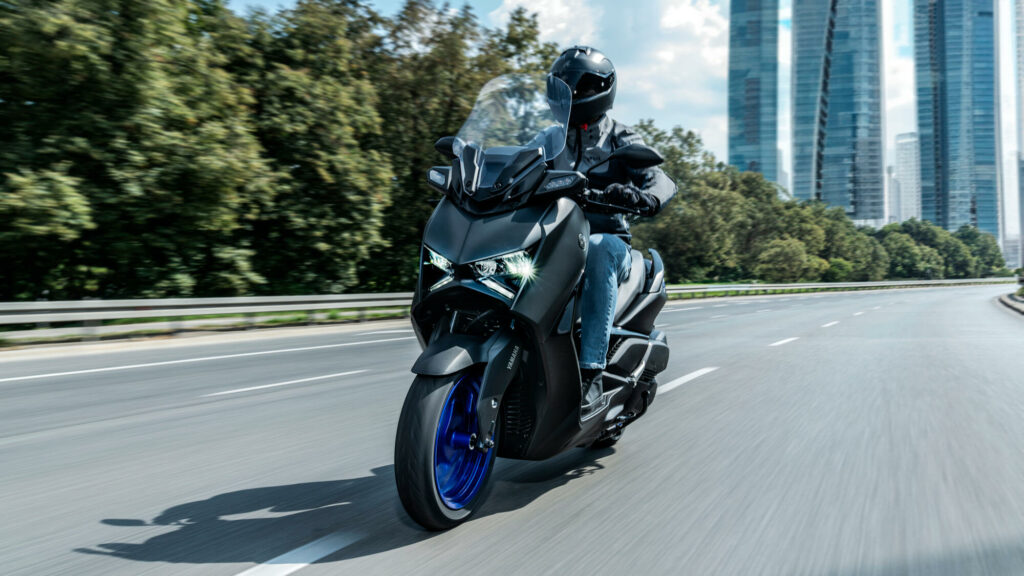 YAMAHA XMAX 300