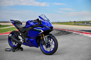 YAMAHA R3
