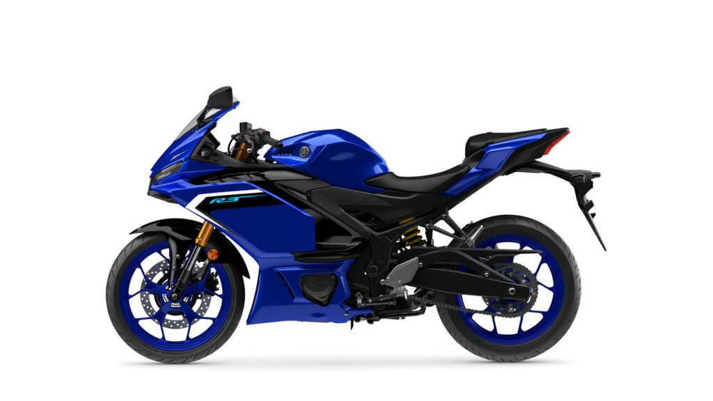 YAMAHA R3