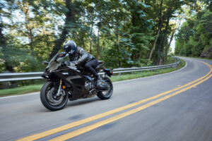 YAMAHA R9