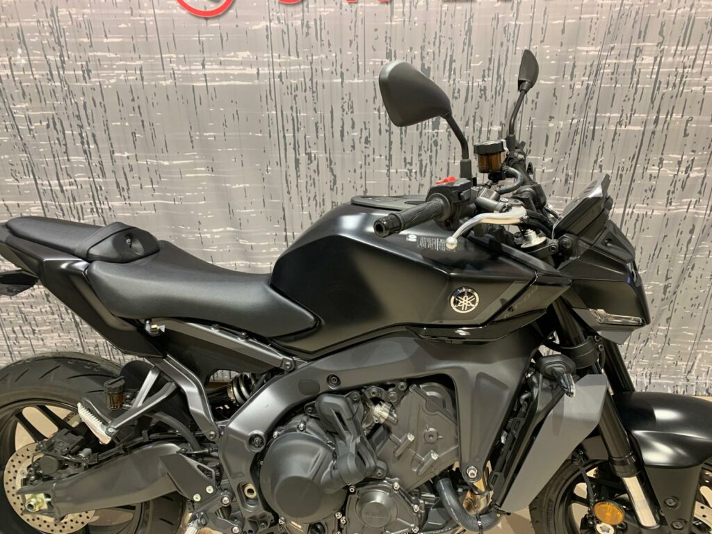 YAMAHA MT-09