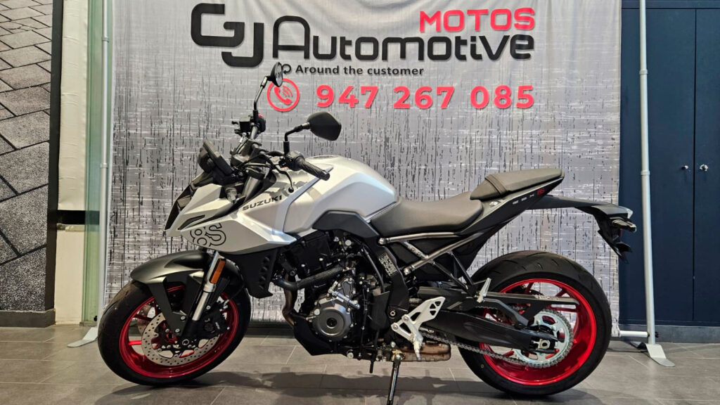 SUZUKI GSX-8S