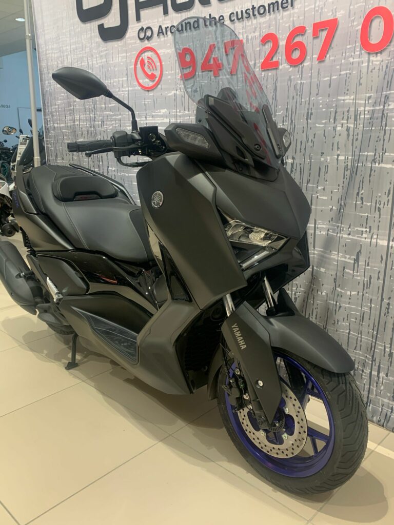 YAMAHA XMAX 125