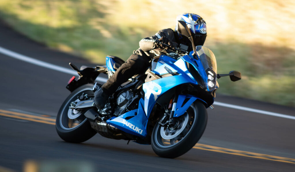SUZUKI GSX-8R