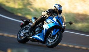 SUZUKI GSX-8R