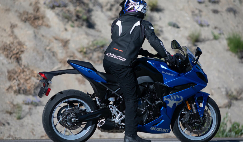SUZUKI GSX-8R