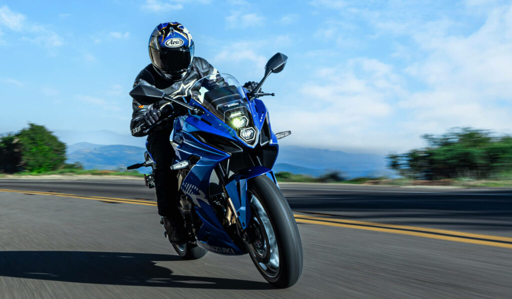 SUZUKI GSX-8R