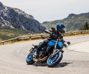 SUZUKI GSX-8S