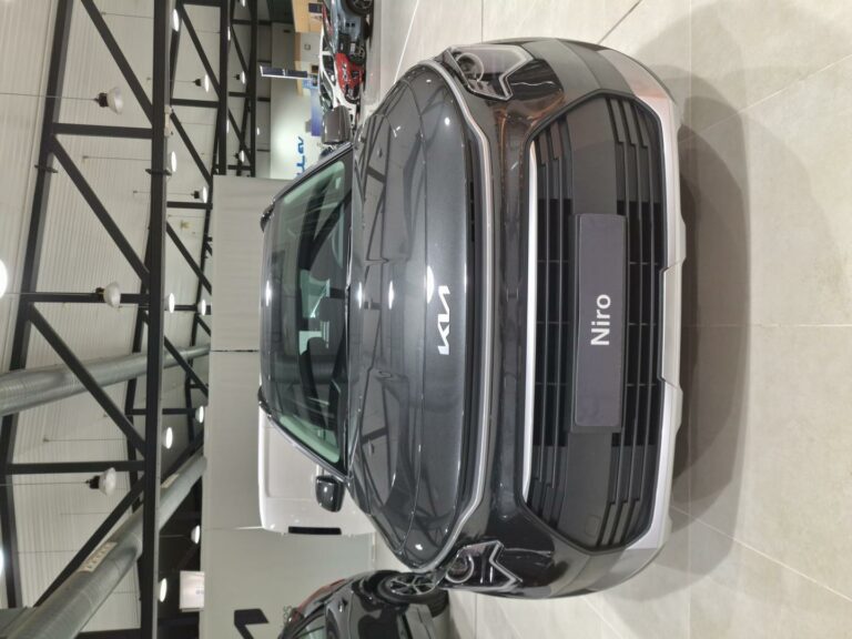 Kia Niro 1.6 GDi HEV 102kW (139CV) Concept