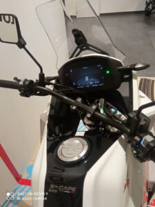 MOTOMORINI XCAPE 649