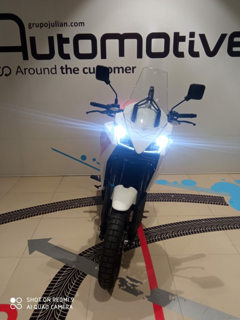 MOTOMORINI XCAPE 649