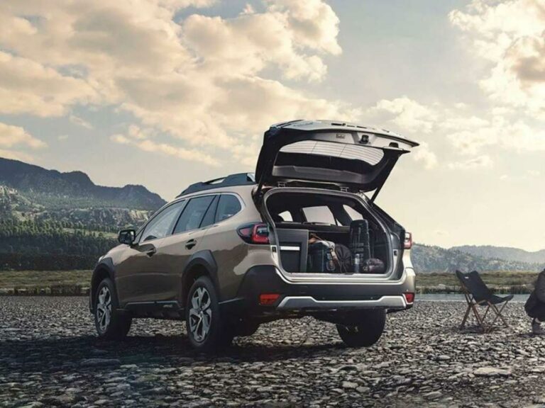 Subaru OUTBACK 2.5i Field CVT Lineartronic AWD