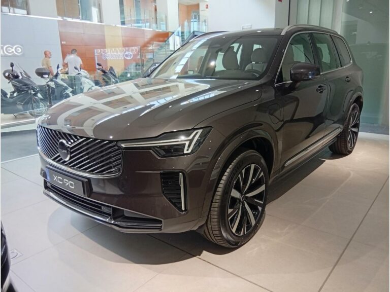 Volvo XC90 2.0 T8 AWD Core Recharge Auto